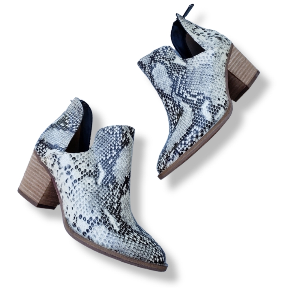 Blondo Waterproof  Leather Snakeskin Python Ankle Boots Bootie Neutral Sz 7